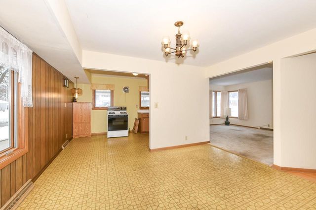 6124 W Spokane STREET, Milwaukee, WI 53223