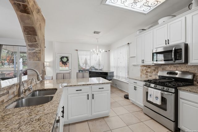 10611 Spirit Horse, Helotes, TX 78023