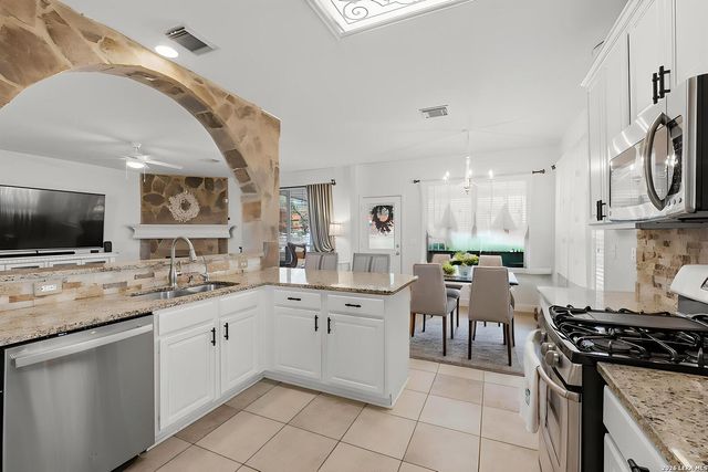 10611 Spirit Horse, Helotes, TX 78023