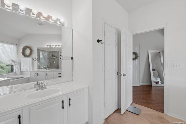 10611 Spirit Horse, Helotes, TX 78023