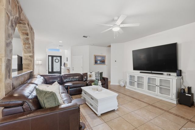 10611 Spirit Horse, Helotes, TX 78023