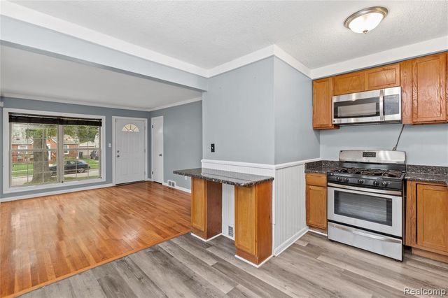 18507 Brady, Redford, MI 48240