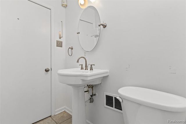 18507 Brady, Redford, MI 48240