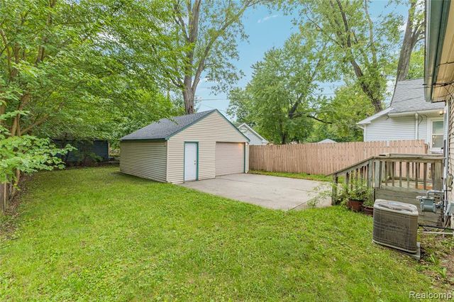 18507 Brady, Redford, MI 48240