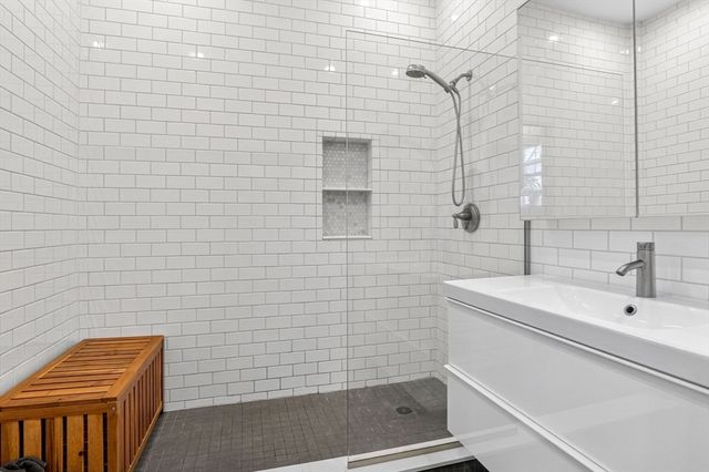 26 Newbury St 2, Somerville, MA 02144