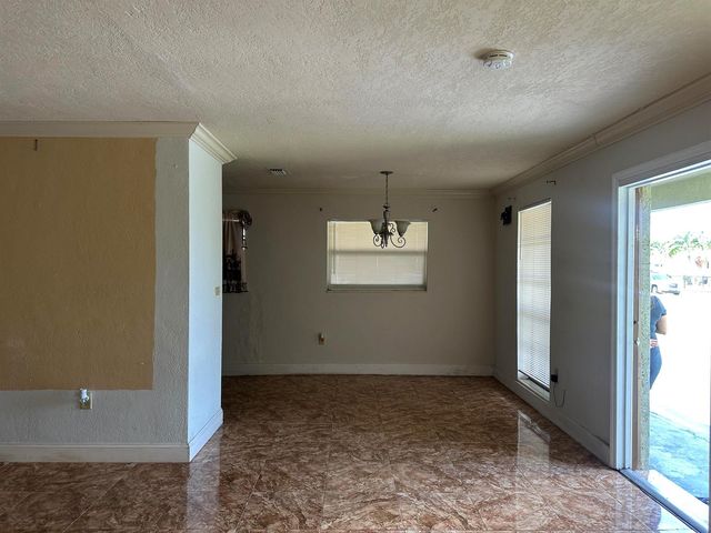 400 NW 184th Terrace 400, Miami, FL 33169