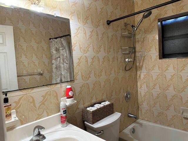 400 NW 184th Terrace 400, Miami, FL 33169