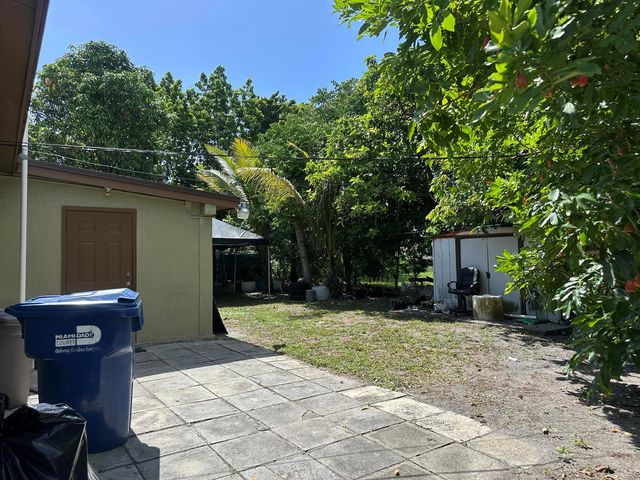 400 NW 184th Terrace 400, Miami, FL 33169