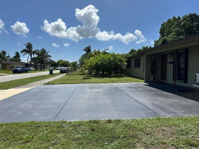 400 NW 184th Terrace 400, Miami, FL 33169
