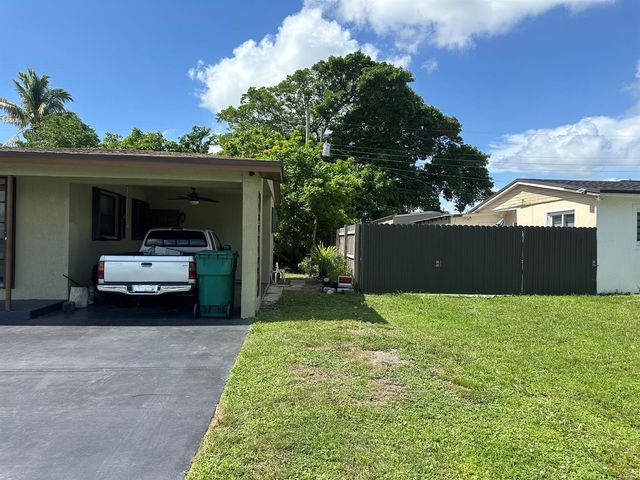 400 NW 184th Terrace 400, Miami, FL 33169