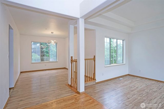 10103 SE 225th Place, Kent, WA 98031