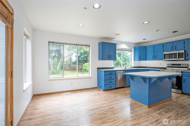 10103 SE 225th Place, Kent, WA 98031