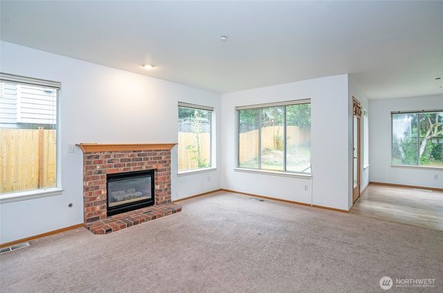 10103 SE 225th Place, Kent, WA 98031