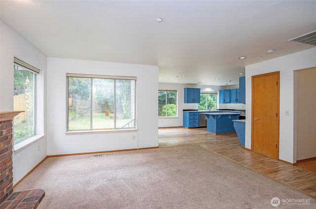 10103 SE 225th Place, Kent, WA 98031