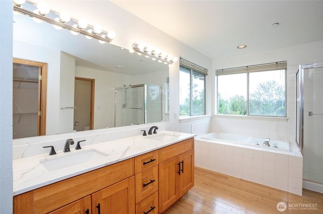 10103 SE 225th Place, Kent, WA 98031