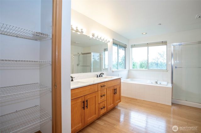 10103 SE 225th Place, Kent, WA 98031