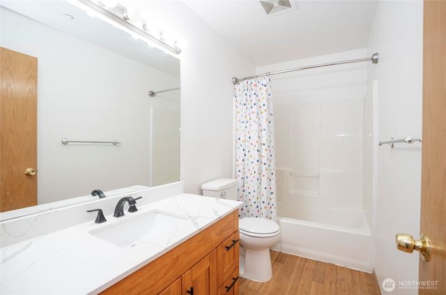 10103 SE 225th Place, Kent, WA 98031