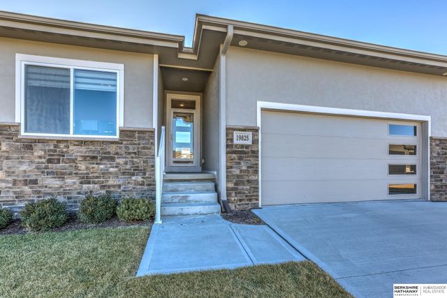 19825 Briar Street, Gretna, NE 68028
