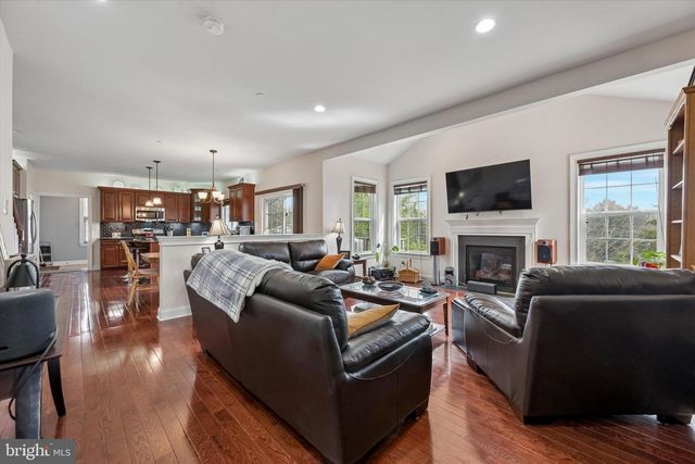 301 JENNIFER LN, Exton, PA 19341