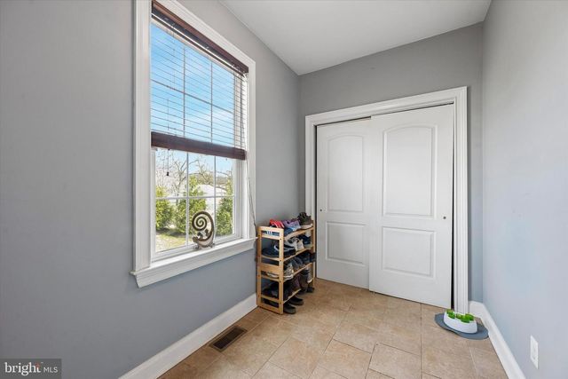 301 JENNIFER LN, Exton, PA 19341