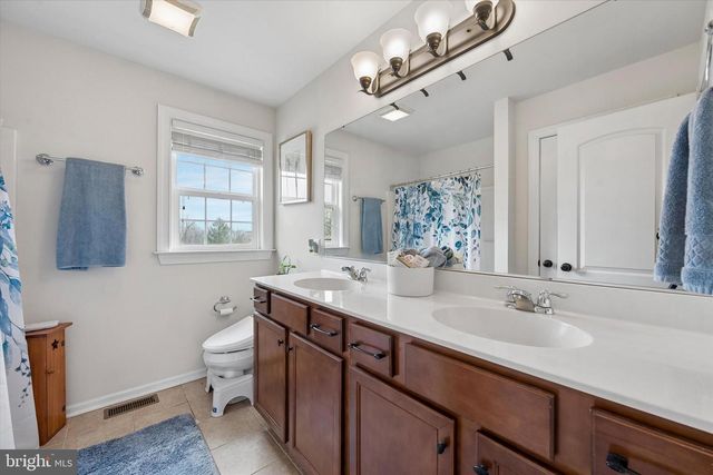 301 JENNIFER LN, Exton, PA 19341