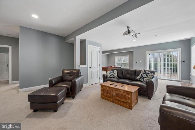 301 JENNIFER LN, Exton, PA 19341