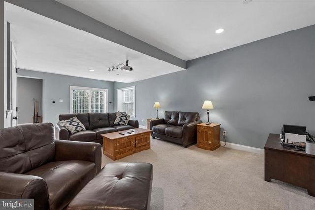 301 JENNIFER LN, Exton, PA 19341