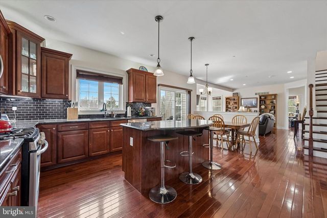 301 JENNIFER LN, Exton, PA 19341