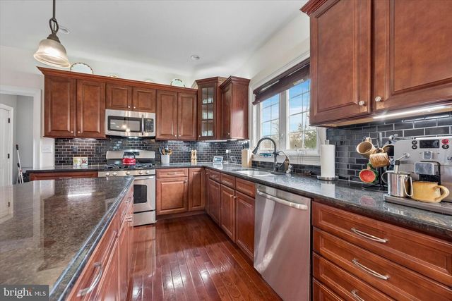 301 JENNIFER LN, Exton, PA 19341