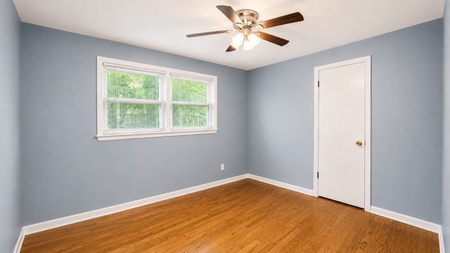 8635 S Burnham Avenue, Chicago, IL 60617