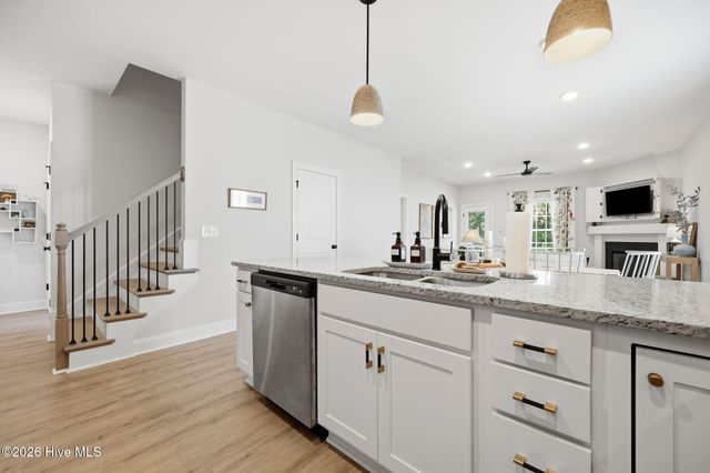 2124 Dartford Drive B, Greenville, NC 27834