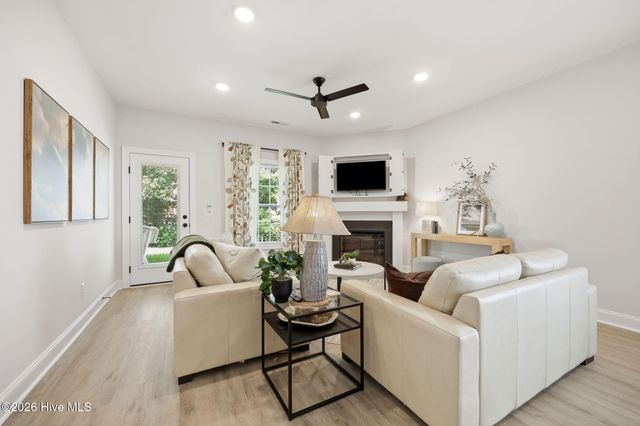 2124 Dartford Drive B, Greenville, NC 27834
