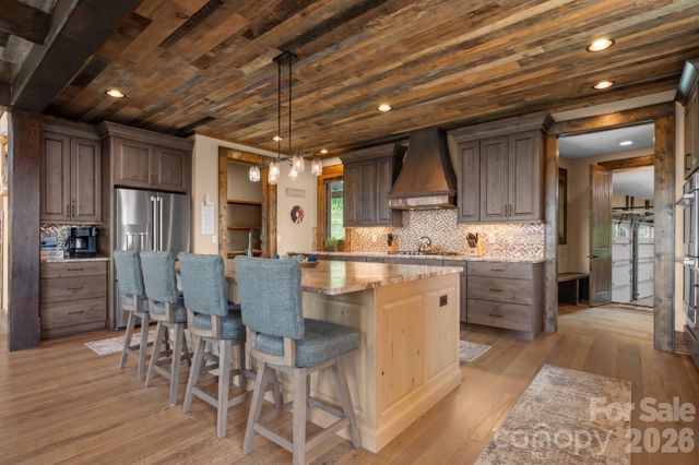 6 Valley Watch Court, Banner Elk, NC 28604