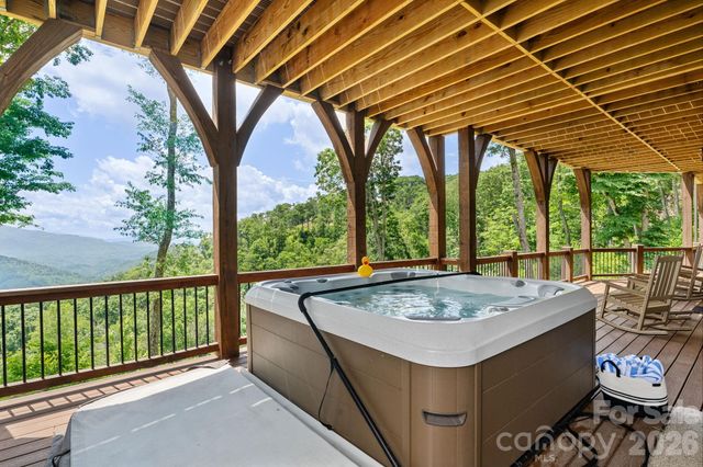 6 Valley Watch Court, Banner Elk, NC 28604