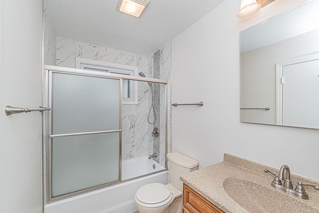 1417 N Wilke Road, Arlington Heights, IL 60004