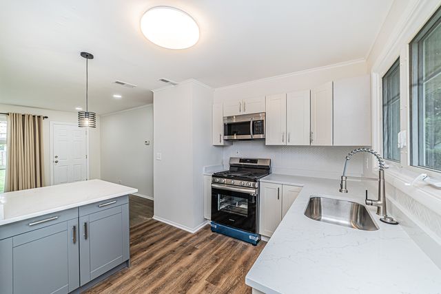 1417 N Wilke Road, Arlington Heights, IL 60004