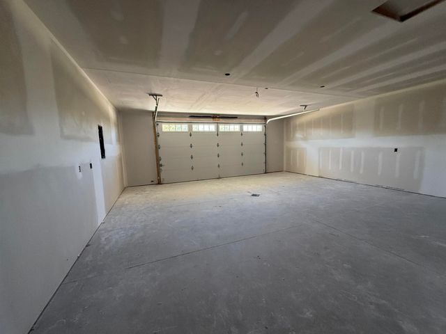 16 Cove Drive, Bay City, MI 48706