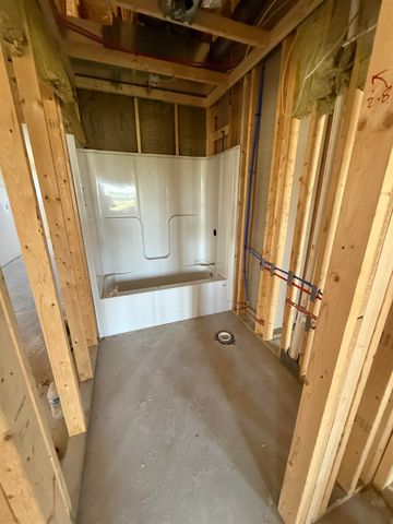 16 Cove Drive, Bay City, MI 48706