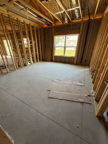 16 Cove Drive, Bay City, MI 48706