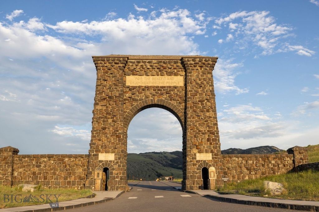 301 Spring Street, Gardiner, MT 59030 photo 15