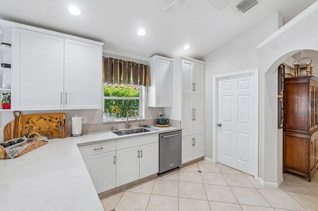7398 Falls Road W, Boynton Beach, FL 33437