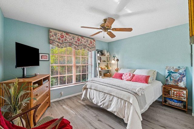 7398 Falls Road W, Boynton Beach, FL 33437