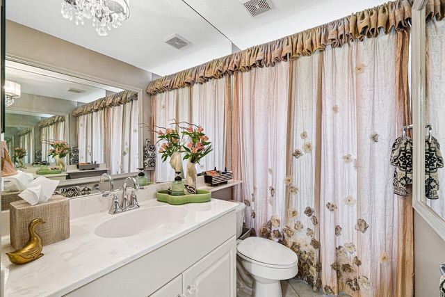 7398 Falls Road W, Boynton Beach, FL 33437