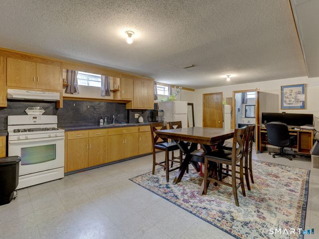 25 Amato Drive, Wethersfield, CT 06109