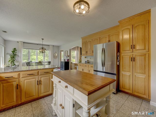 25 Amato Drive, Wethersfield, CT 06109