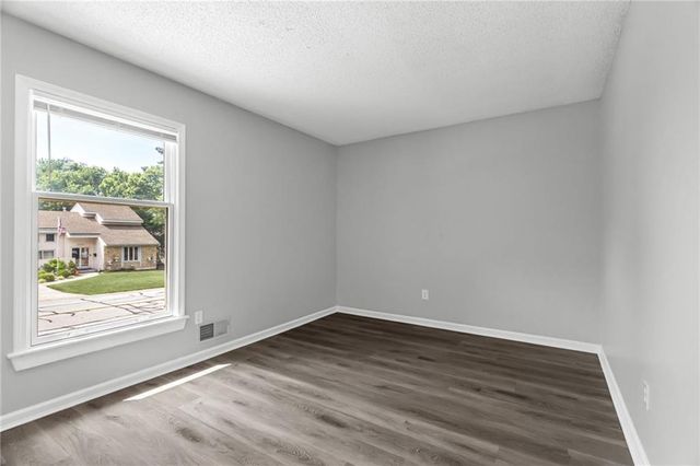 611 SW Murray Road, Lee's Summit, MO 64081