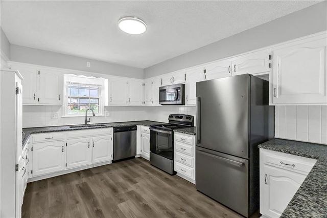 611 SW Murray Road, Lee's Summit, MO 64081