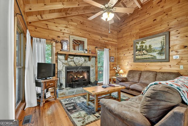 135 Tomahawk Trail, Blue Ridge, GA 30513