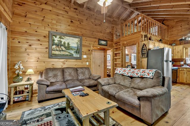 135 Tomahawk Trail, Blue Ridge, GA 30513