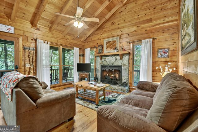 135 Tomahawk Trail, Blue Ridge, GA 30513